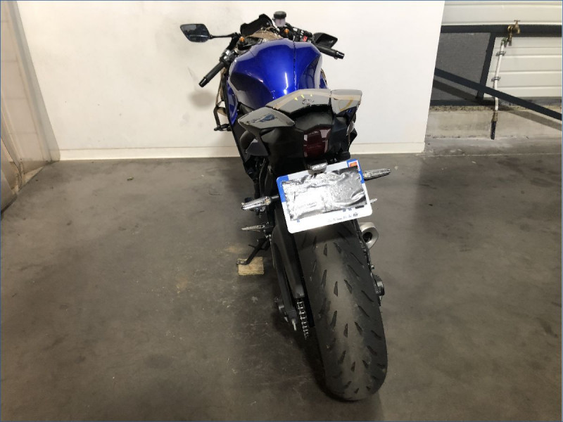 YAMAHA R7 
