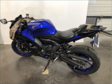 YAMAHA R7 