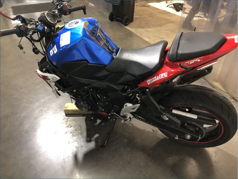 SUZUKI 750 GSR 