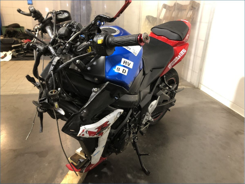 SUZUKI 750 GSR 
