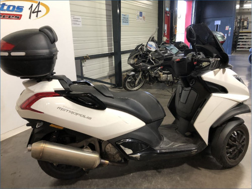PEUGEOT 400 METROPOLIS 