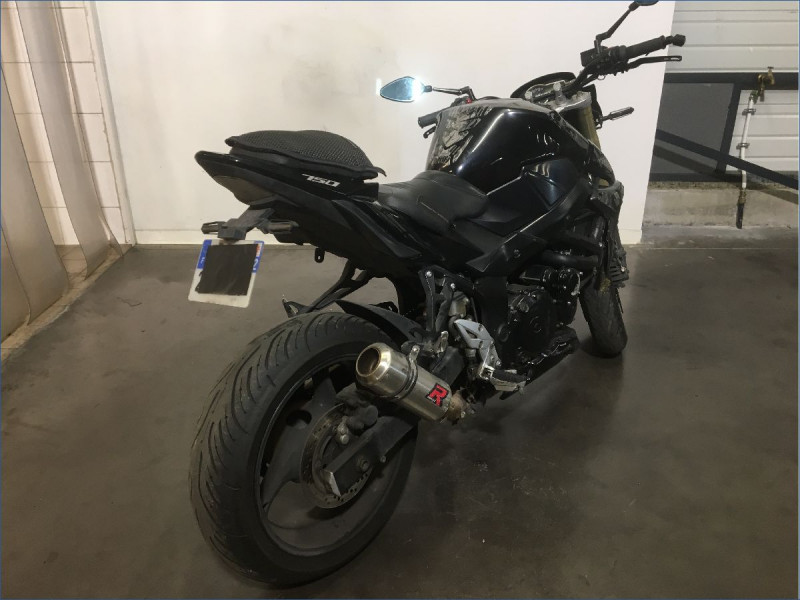 SUZUKI 750 GSR 