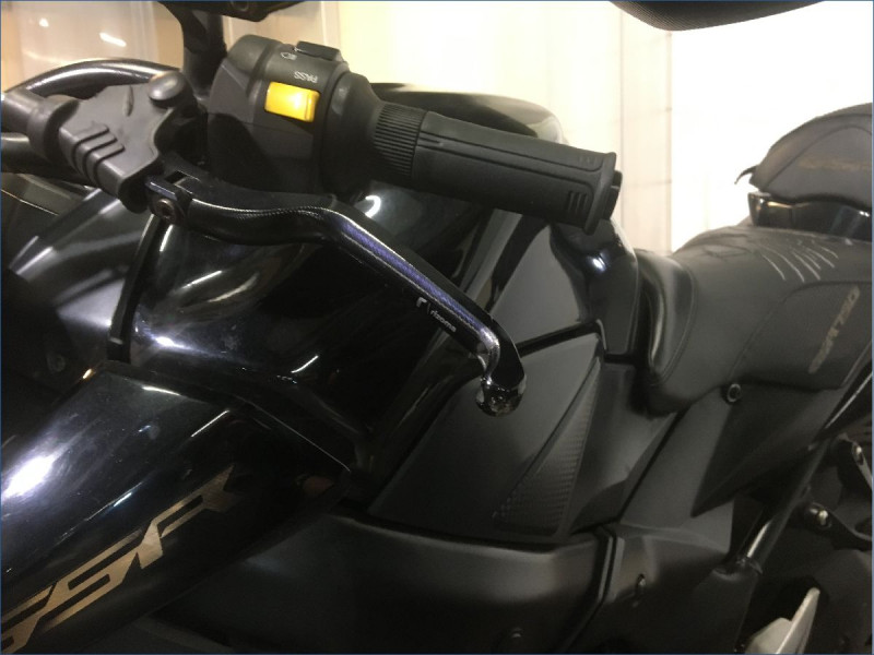 SUZUKI 750 GSR 