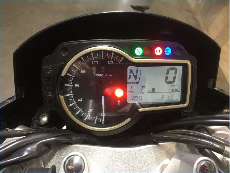SUZUKI 750 GSR 