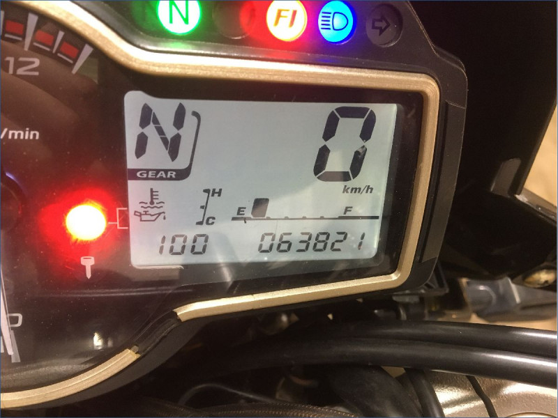 SUZUKI 750 GSR 