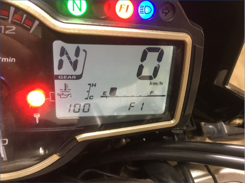 SUZUKI 750 GSR 