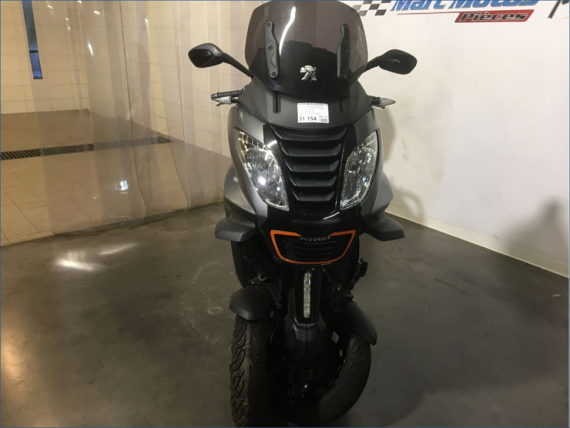 PEUGEOT 400 METROPOLIS RS