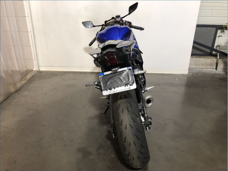 YAMAHA R7 
