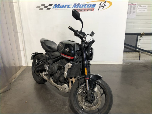TRIUMPH 660 TRIDENT 