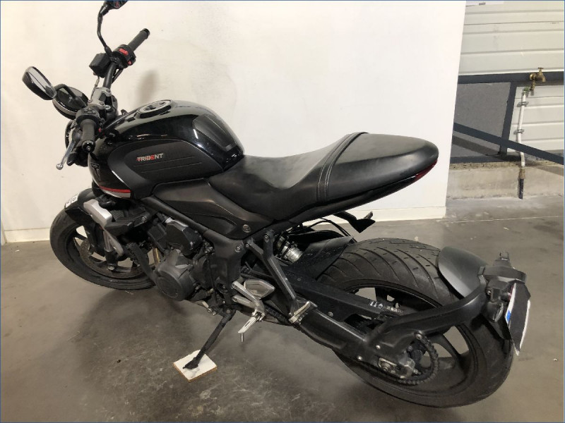 TRIUMPH 660 TRIDENT 