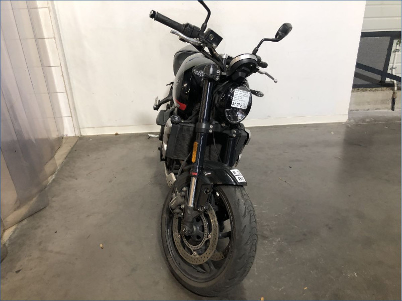 TRIUMPH 660 TRIDENT 