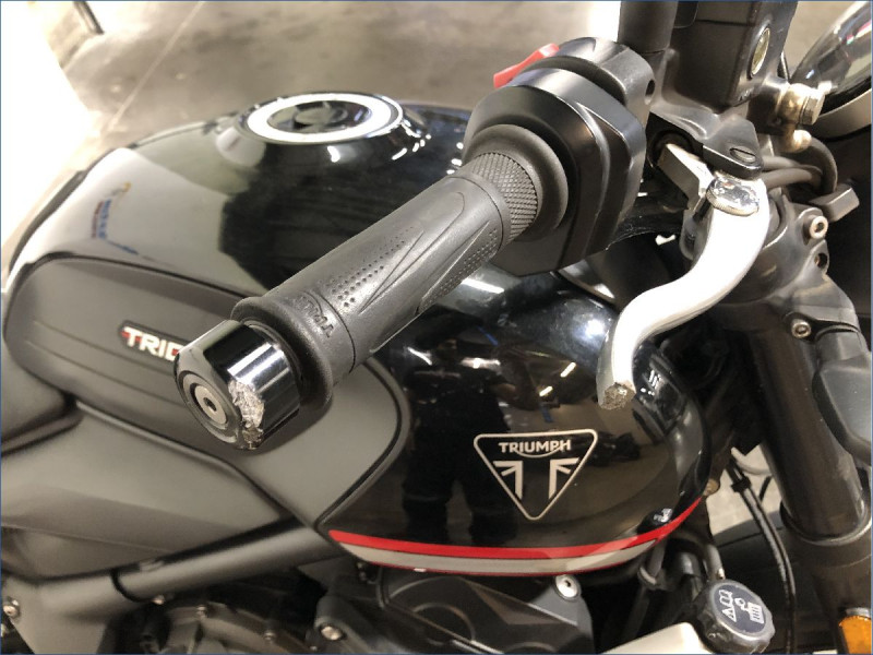 TRIUMPH 660 TRIDENT 
