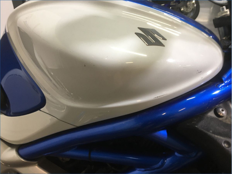 SUZUKI 650 GLADIUS 