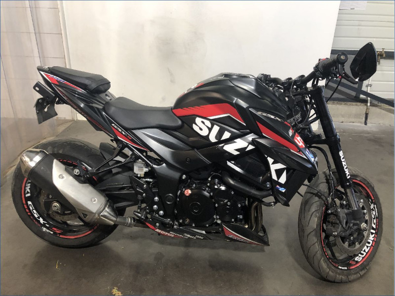 SUZUKI 750 GSX-S 