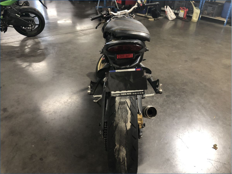 TRIUMPH 675 STREET TRIPLE 