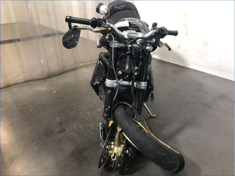 TRIUMPH 675 STREET TRIPLE 