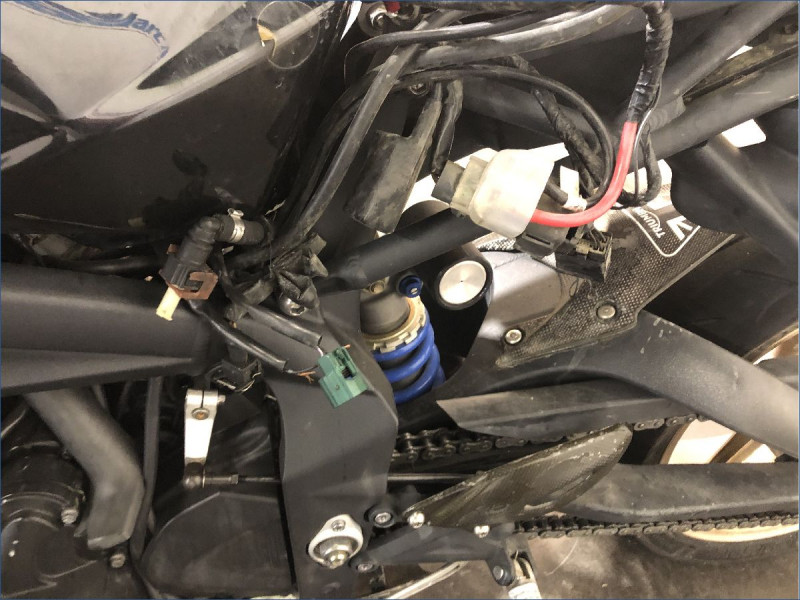 TRIUMPH 675 STREET TRIPLE 