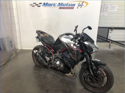 KAWASAKI Z900 