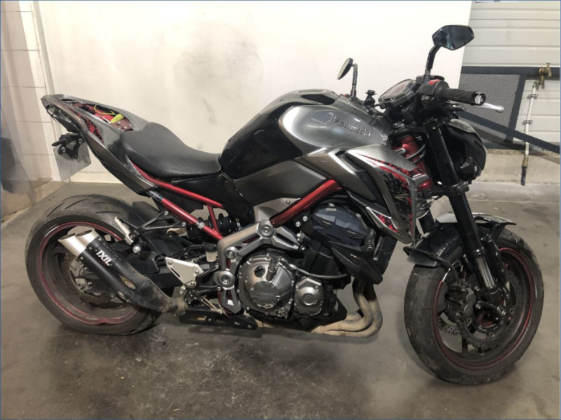KAWASAKI Z900 