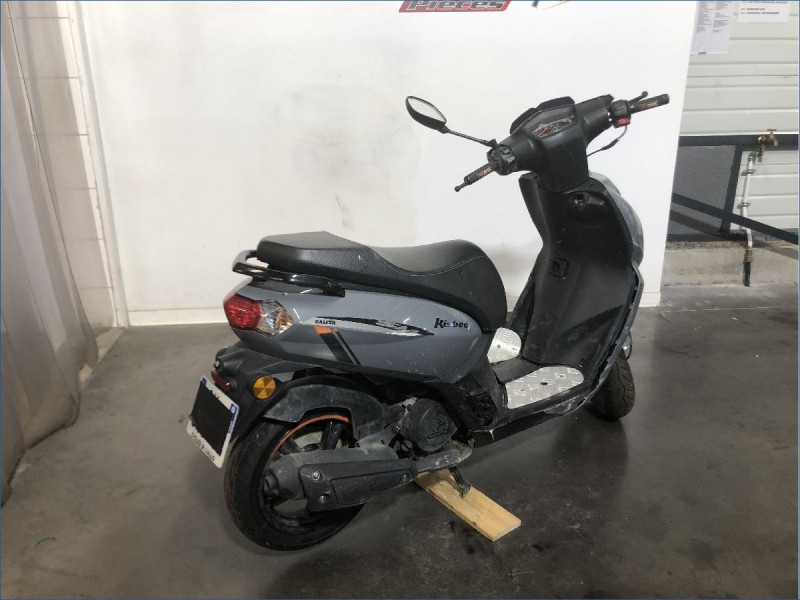 PEUGEOT 50 KISBEE 