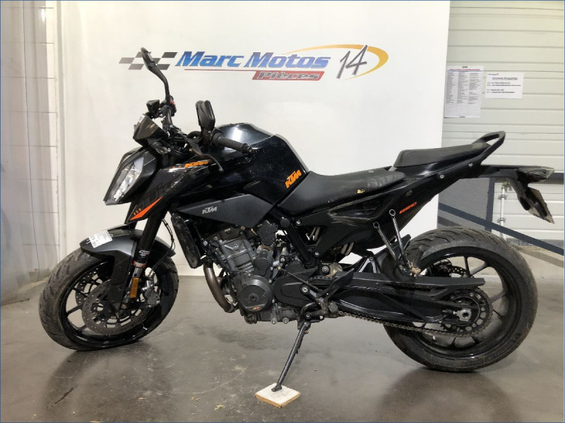 KTM 890 DUKE 