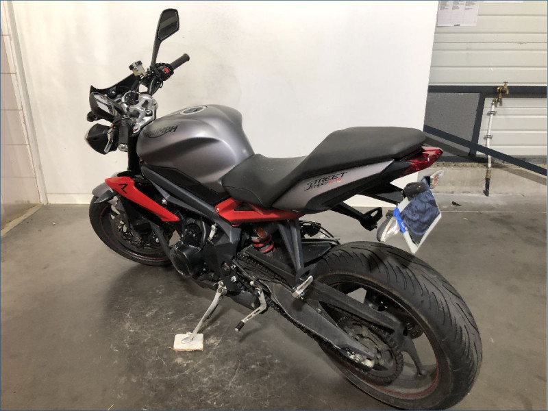 TRIUMPH 675 STREET TRIPLE R