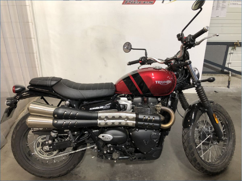 TRIUMPH 900 STREET SCRAMBLER 