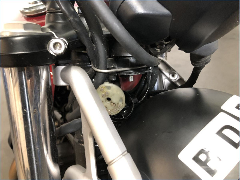 TRIUMPH 900 STREET SCRAMBLER 