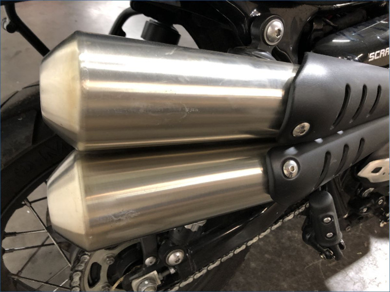 TRIUMPH 900 STREET SCRAMBLER 