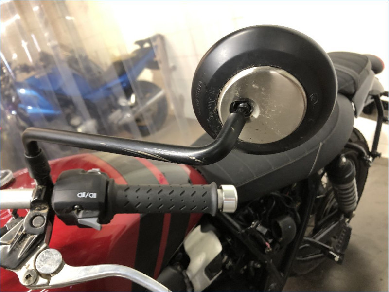 TRIUMPH 900 STREET SCRAMBLER 