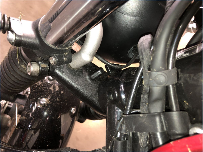 TRIUMPH 900 STREET SCRAMBLER 