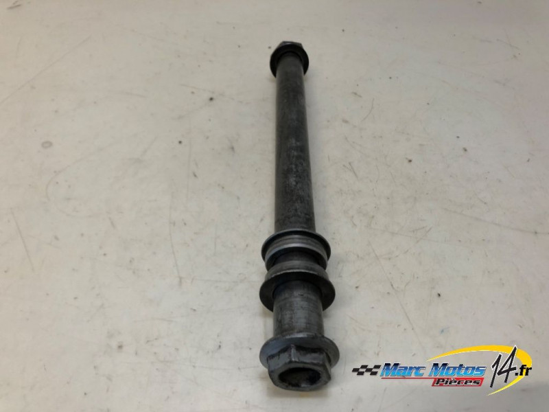 AXE DE ROUE ARRIERE HONDA 600 CBR R 2003