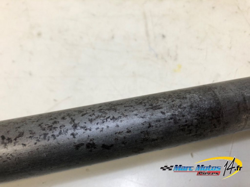 AXE DE ROUE ARRIERE HONDA 600 CBR R 2003