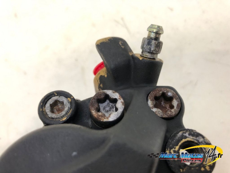 ETRIER DE FREIN AVANT DROIT HONDA 600 CBR R 2003