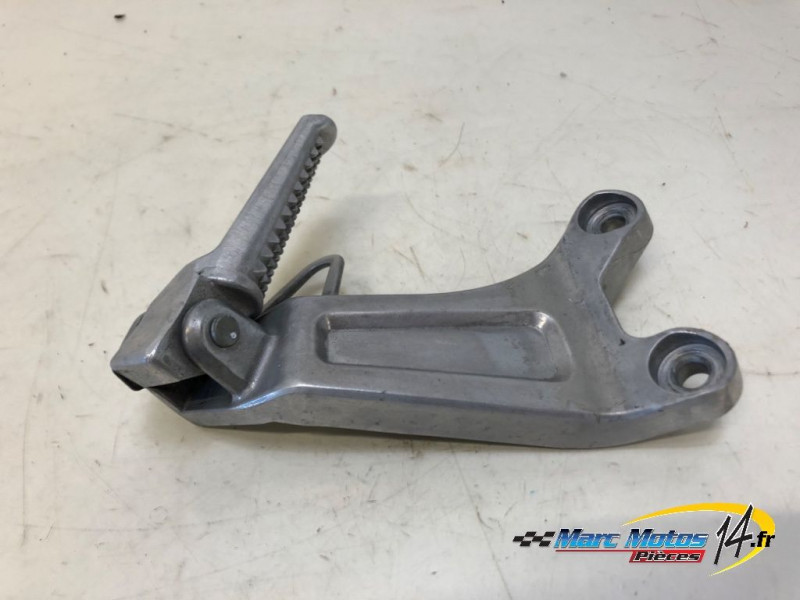 PLATINE ARRIERE DROITE HONDA 600 CBR R 2003