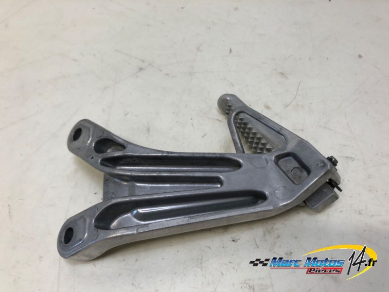 PLATINE ARRIERE DROITE HONDA 600 CBR R 2003