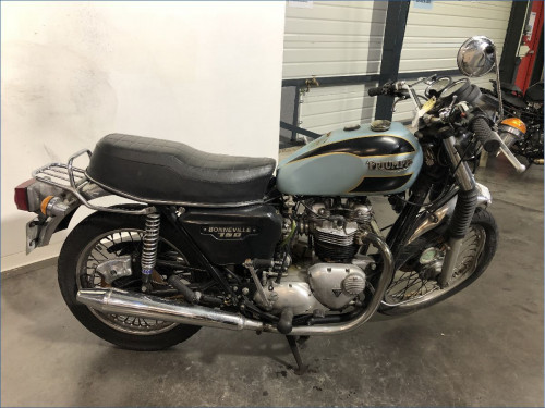 TRIUMPH 750 BONNEVILLE T140 