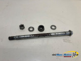 AXE DE ROUE ARRIERE KAWASAKI ER6 N 2007