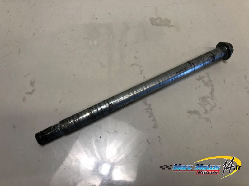 AXE DE ROUE ARRIERE KAWASAKI ER6 N 2007