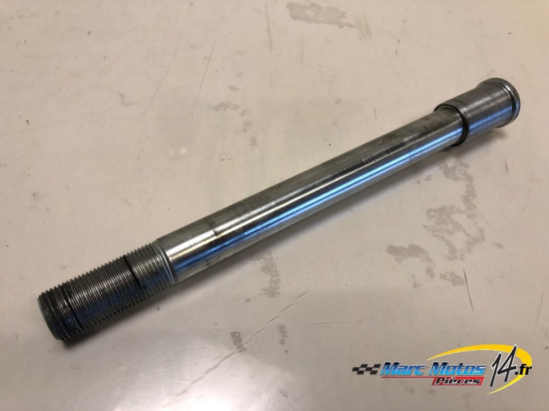 AXE DE ROUE AVANT KAWASAKI ER6 N 2007