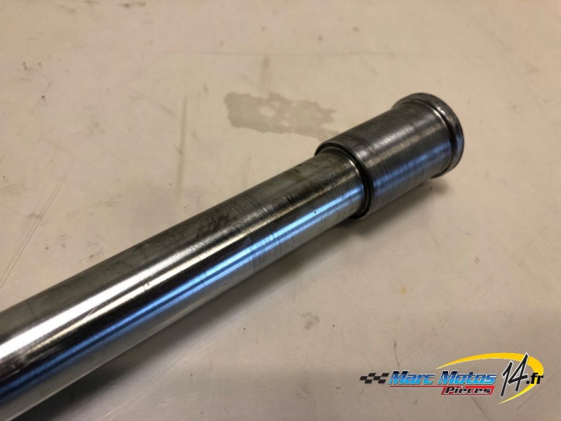 AXE DE ROUE AVANT KAWASAKI ER6 N 2007