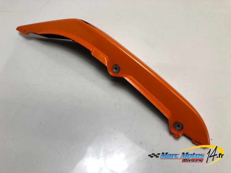 CACHE LATERAL DROIT KAWASAKI ER6 N 2007