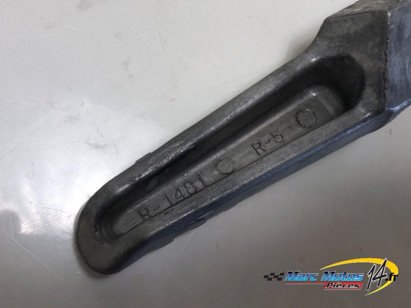 REPOSE-PIED ARRIERE DROIT KAWASAKI ER6 N 2007