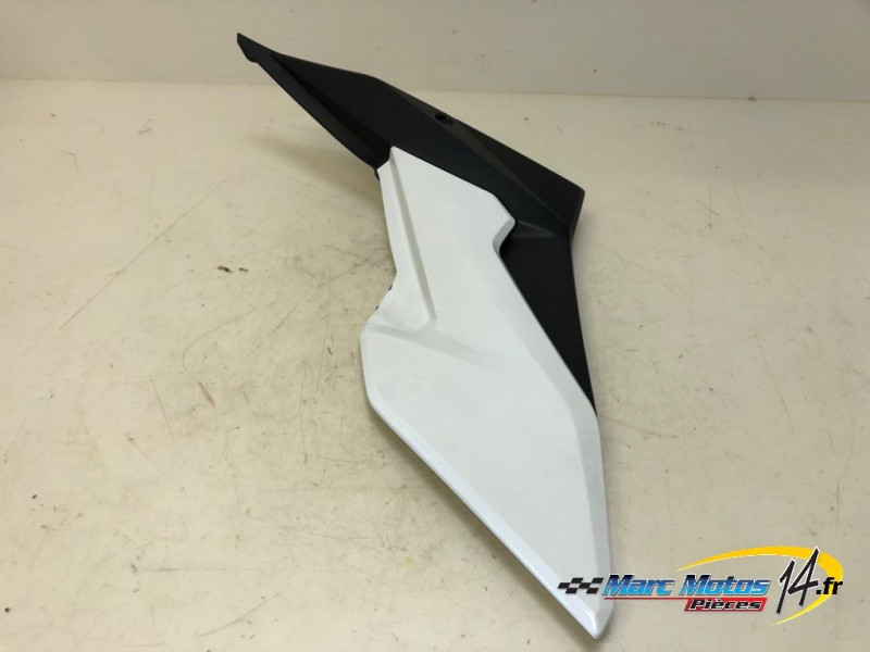 CACHE LATERAL INTERMEDIAIRE GAUCHE HONDA CB500F A2 ABS 2021