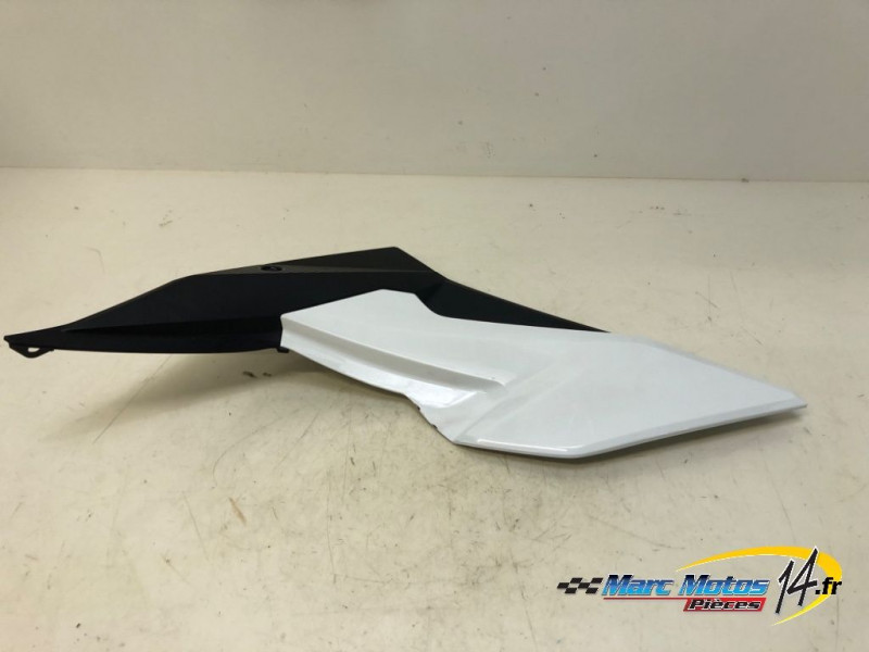 CACHE LATERAL INTERMEDIAIRE GAUCHE HONDA CB500F A2 ABS 2021