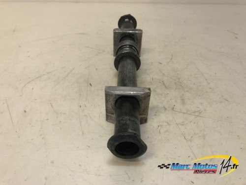 AXE DE ROUE ARRIERE SUZUKI 1000 TLR 2001