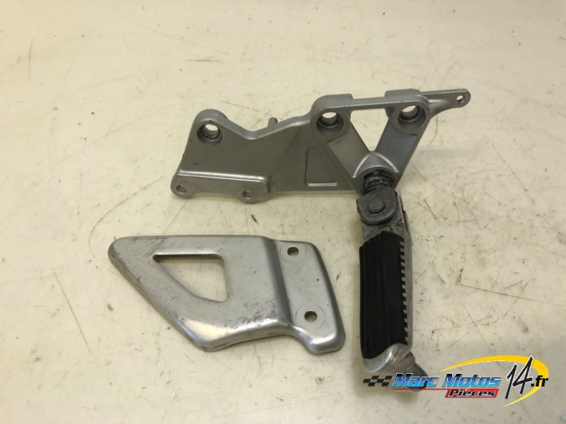 PLATINE AVANT DROITE SUZUKI 1000 TLR 2001