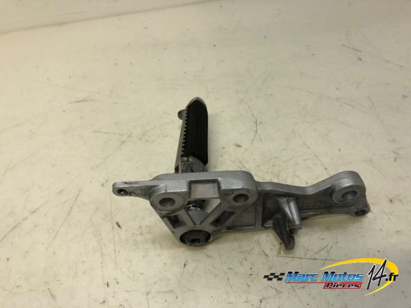 PLATINE AVANT DROITE SUZUKI 1000 TLR 2001