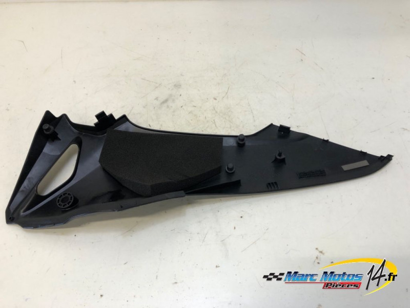 CACHE LATERAL INTERMEDIAIRE DROIT HONDA 600 CBR F ABS 2011