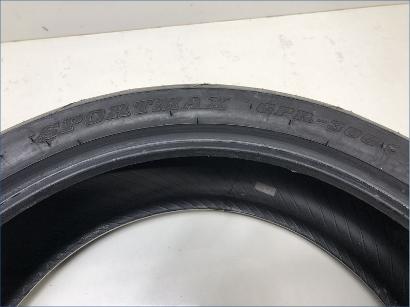 DUNLOP SPORTMAX GPR-300 180/55-17